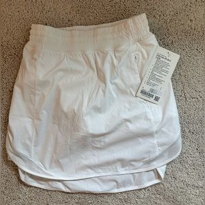 White hotty hot HR skirt. Lululemon size 4. Never worn